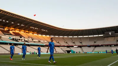 Les Bleus sous haute surveillance : le ministre impose des mesures strictes