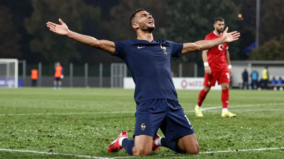 Les Bleus ont remporté leur premier match sous la direction de Zinédine Zidane grâce à un but de Kylian Mbappé, blessé...